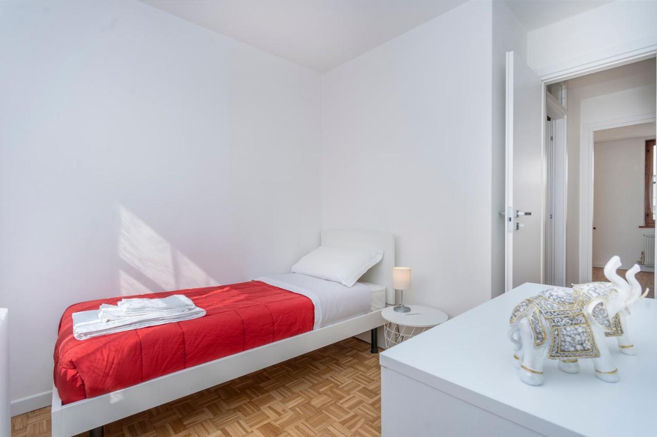 Ricasoli Garden Modern Apartments Udine Exterior photo
